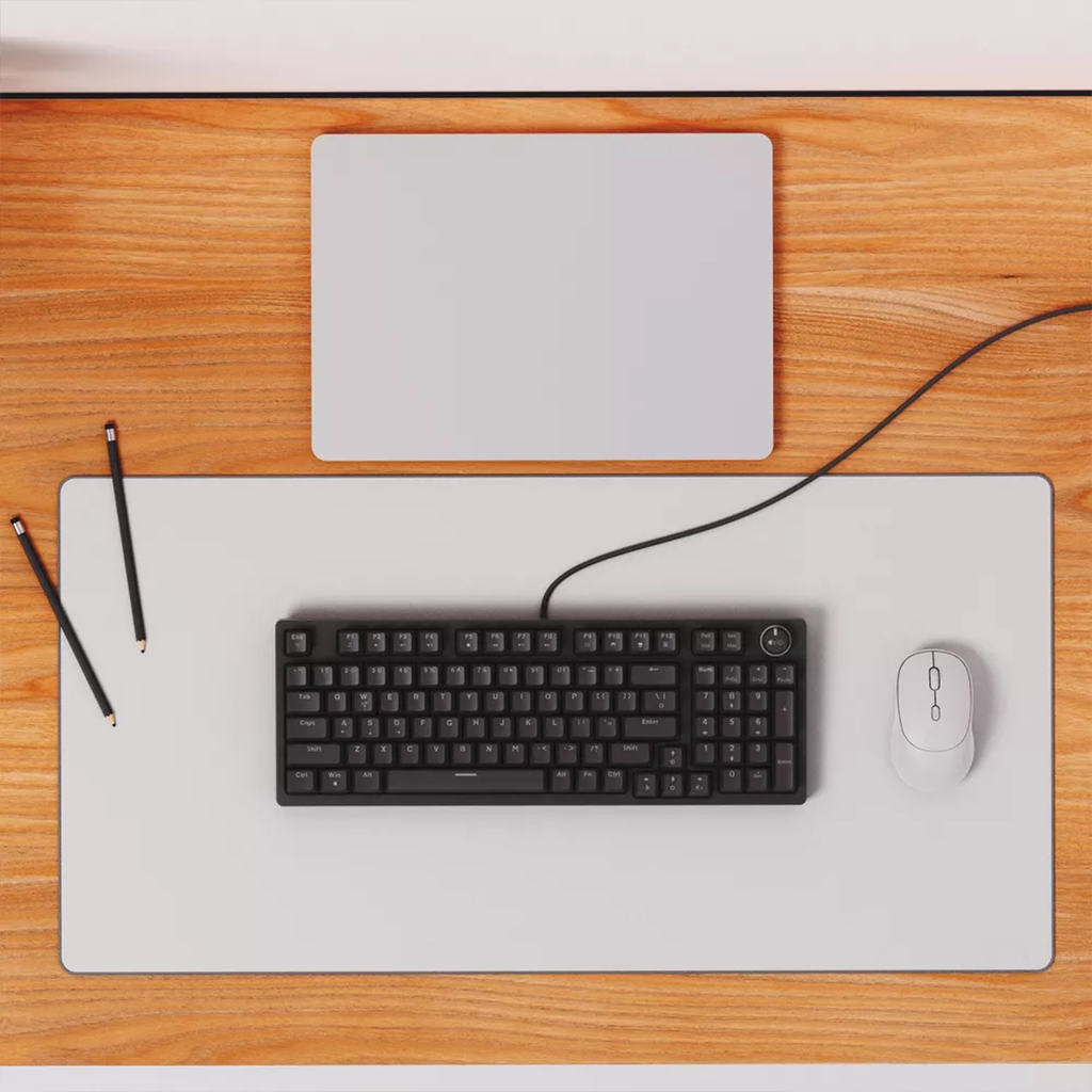 Black Full Size Wired Mechanical Keyboard With Tactile Switches And Number Pad